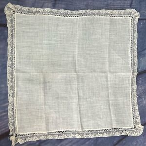 Vintage Hankie White Handkerchief With LACE  Border Dresser Pocke…
